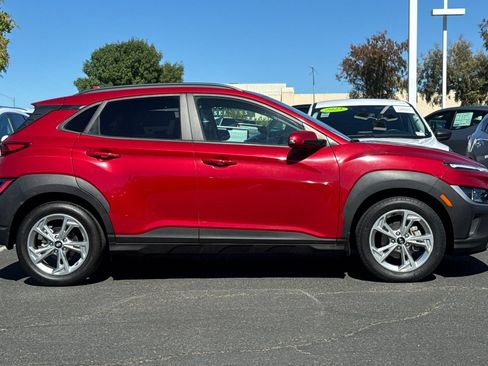 Used 2022 Hyundai Kona SEL FWD image 4
