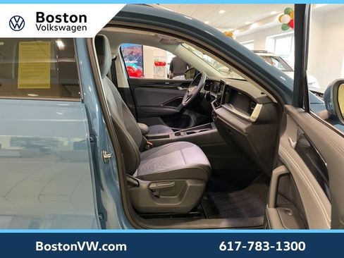 New 2026 Volkswagen Tiguan SE image 11