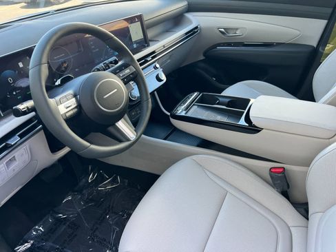 New 2025 Hyundai Tucson Limited image 11