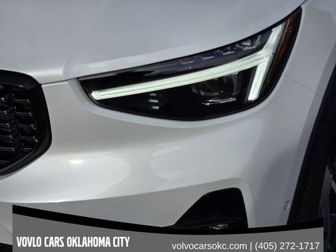 Used 2026 Volvo XC40 B5 Plus w/ Protection Package Premier AWD/4WD image 11