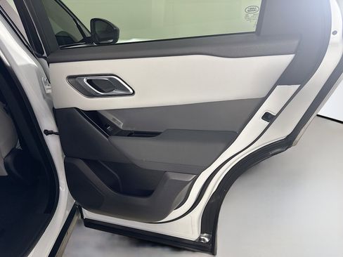 Used 2025 Land Rover Range Rover Velar Dynamic SE AWD/4WD image 28