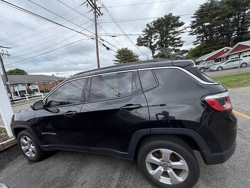 Used 2019 Jeep Compass Latitude w/ Popular Equipment Group AWD/4WD image 3