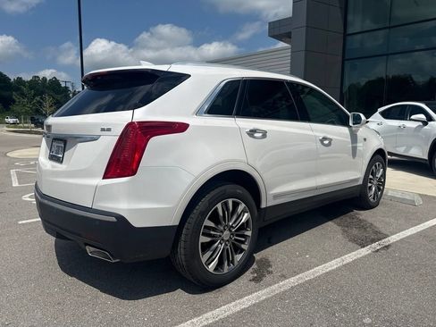 Used 2017 Cadillac XT5 Premium Luxury FWD image 4