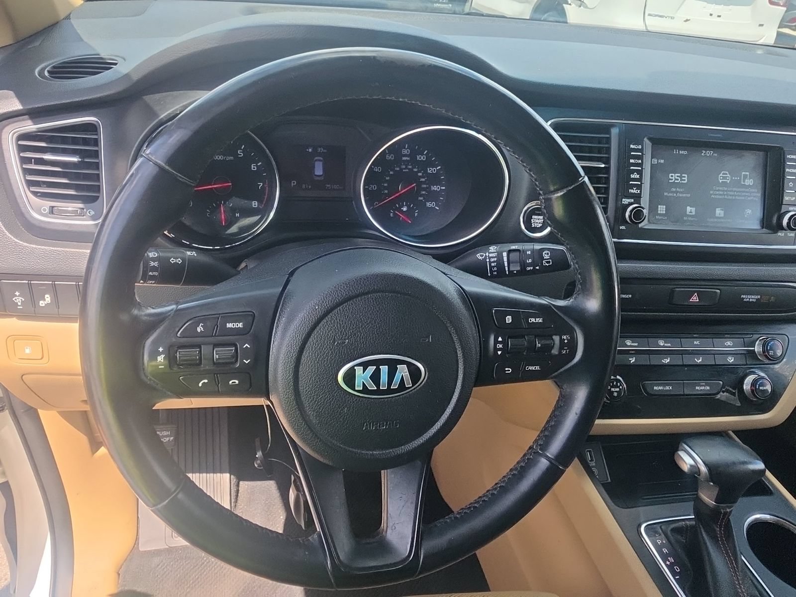 Used 2020 Kia Sedona EX FWD image 7