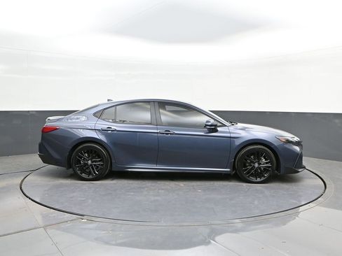 Used 2026 Toyota Camry Hybrid image 25