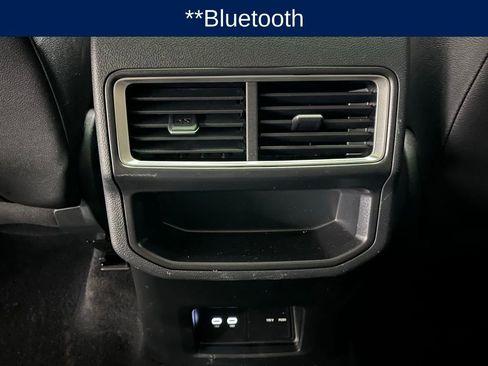 Certified 2025 Volkswagen Atlas Cross Sport SE w/ Panoramic Sunroof Package image 24