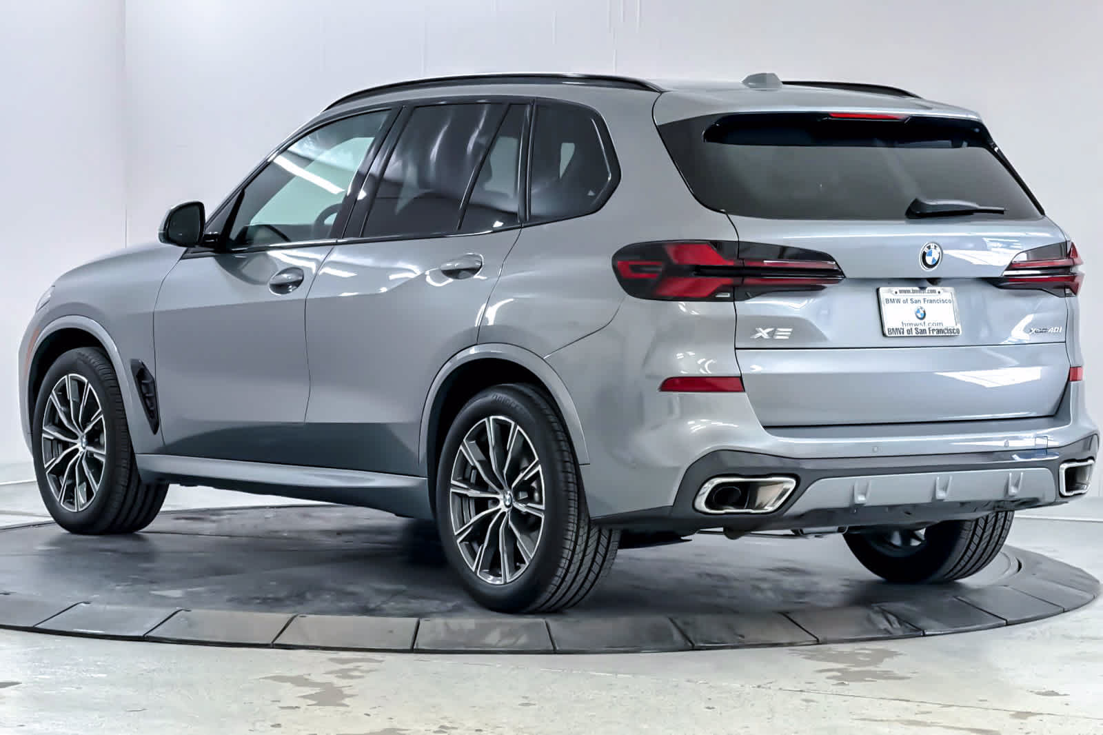 Used 2026 BMW X5 xDrive40i w/ M Sport Package AWD/4WD image 6