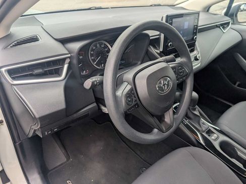 Used 2020 Toyota Corolla LE FWD image 11