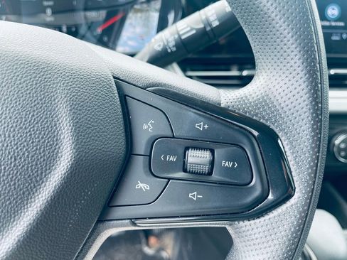 Used 2024 Chevrolet Trax LS FWD image 13