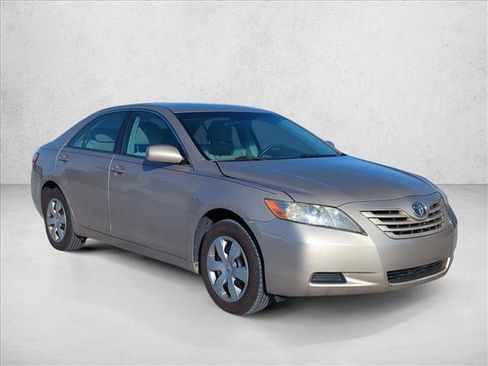 Used 2009 Toyota Camry LE image 3