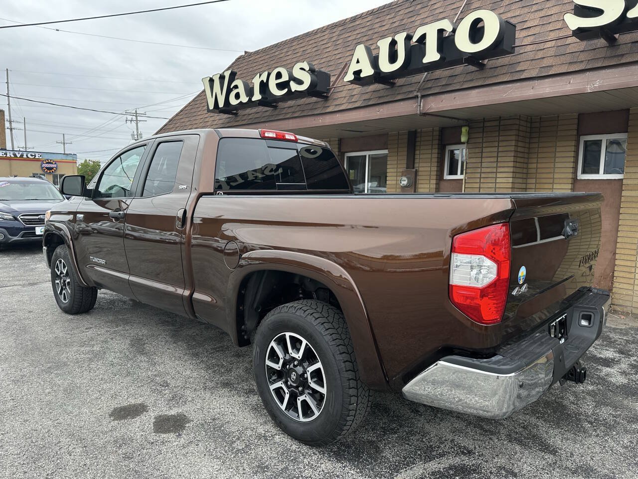 Used 2016 Toyota Tundra SR5 AWD/4WD image 9