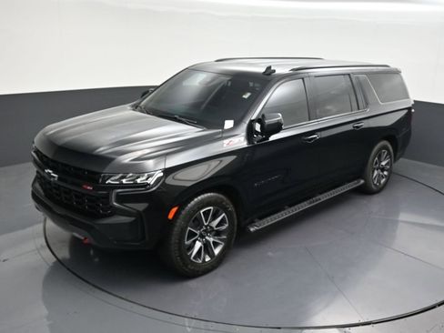 Used 2024 Chevrolet Suburban Z71 w/ Z71 Off-Road Package AWD/4WD image 16