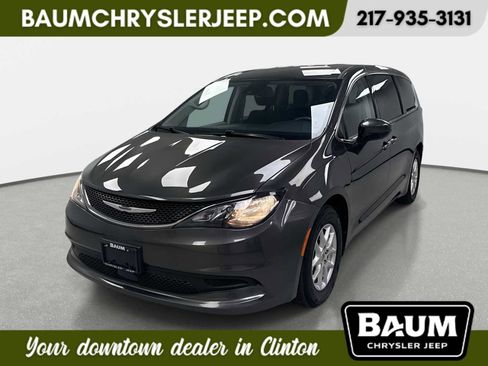 Used 2021 Chrysler Voyager LX FWD image 1