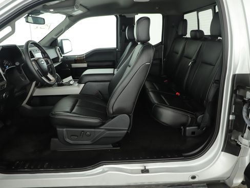 Used 2019 Ford F150 Lariat w/ Equipment Group 502A Luxury image 7