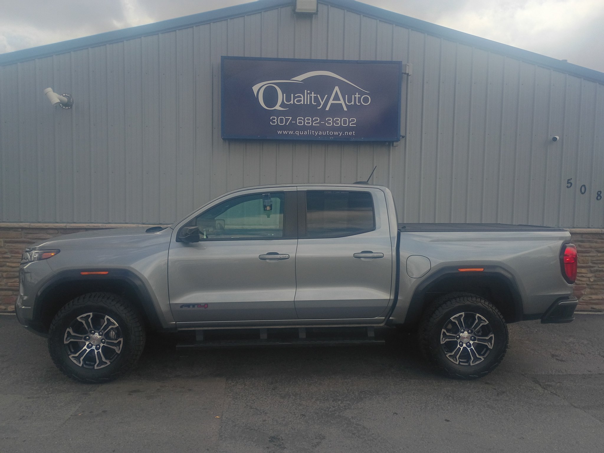 Used 2023 GMC Canyon AT4 w/ AT4 Premium Package AWD/4WD image 1