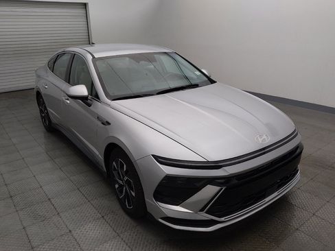 Used 2025 Hyundai Sonata SEL FWD image 13