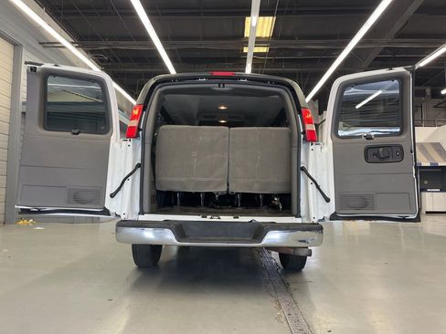 Used 2014 Chevrolet Express 3500 LT w/ LT Preferred Equipment Group image 10