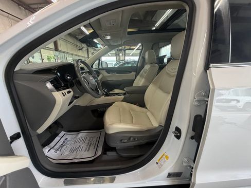 Used 2021 Cadillac XT6 Premium Luxury FWD image 9