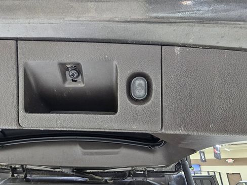 Used 2019 GMC Yukon XL Denali w/ Open Road Package image 14