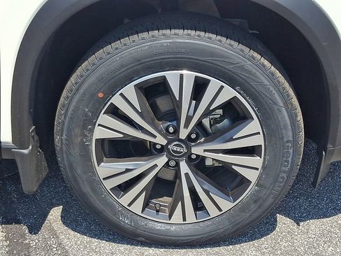 Certified 2023 Nissan Rogue SV AWD/4WD image 9
