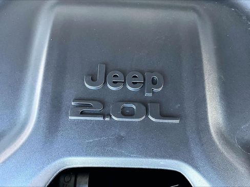 Used 2025 Jeep Wrangler Sport image 31