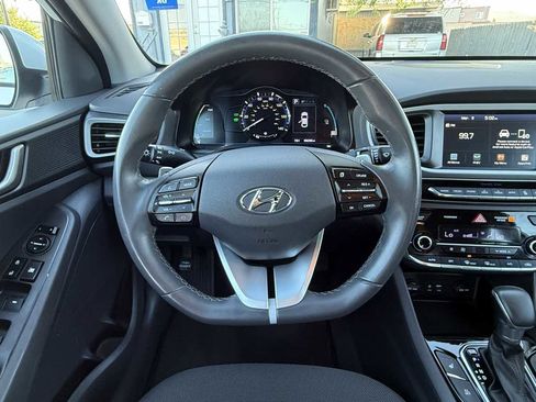 Used 2019 Hyundai Ioniq Plug-In Hybrid image 25