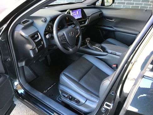 Used 2023 Lexus UX 250h FWD w/ Premium Package image 5