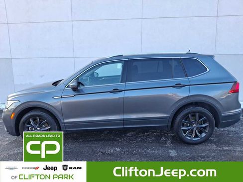 Used 2024 Volkswagen Tiguan SE image 5