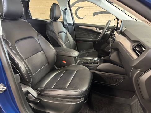 Used 2022 Ford Escape SEL w/ Equipment Group 302A AWD/4WD image 22