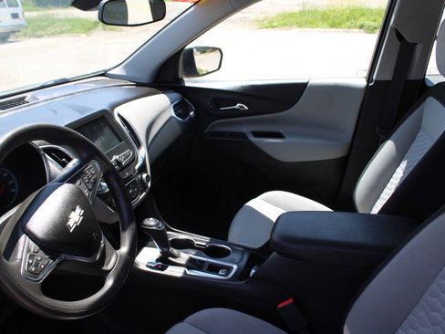 Used 2019 Chevrolet Equinox LS w/ LPO, Floor Liner Package FWD image 19