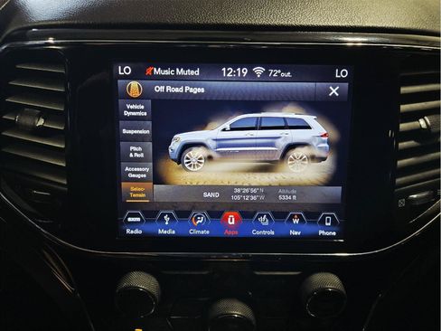 Used 2019 Jeep Grand Cherokee Overland AWD/4WD image 29