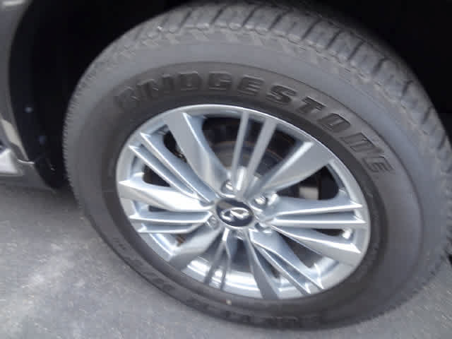 Used 2022 INFINITI QX80 Luxe w/ Cargo Package AWD/4WD image 13
