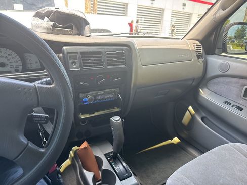 Used 2004 Toyota Tacoma PreRunner image 9