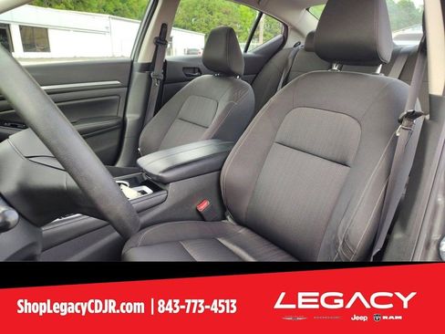 Used 2023 Nissan Altima 2.5 SV image 11