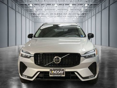 Used 2025 Volvo XC60 B5 Plus AWD/4WD image 8