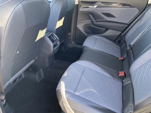 New 2026 Volkswagen Tiguan SE image 13