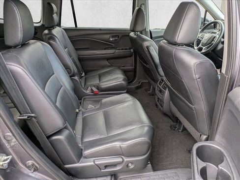 Used 2020 Honda Pilot Touring image 24