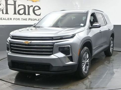 New 2026 Chevrolet Traverse LT w/ LPO, Floor Liner Package FWD image 7