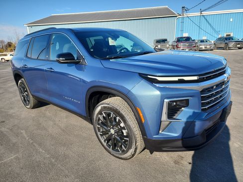 New 2026 Chevrolet Traverse LT w/ Sun and Wheel Package image 2