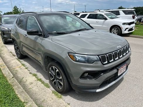 Used 2023 Jeep Compass Limited AWD/4WD image 2