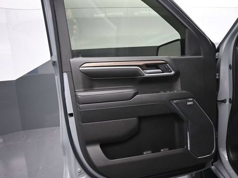 Used 2024 Chevrolet Silverado 1500 LT Trail Boss w/ Convenience Package II AWD/4WD image 9