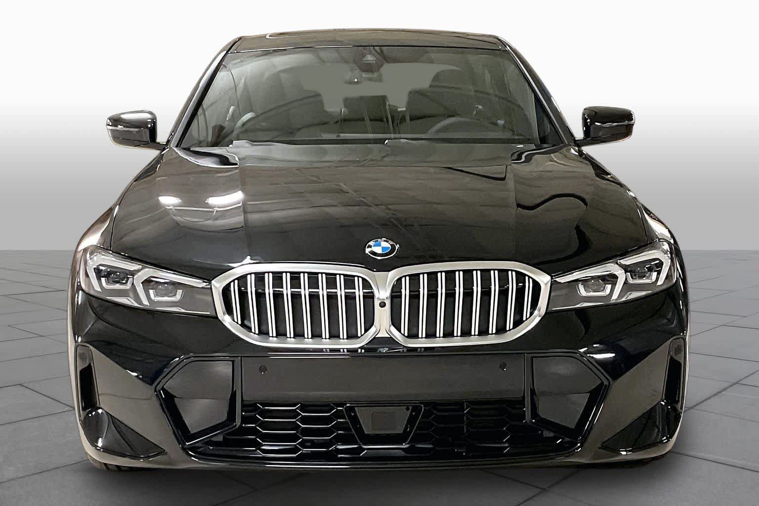 Used 2026 BMW 330i Sedan w/ M Sport Package RWD image 3