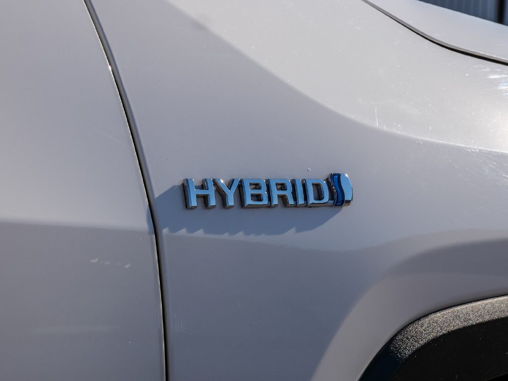 Used 2019 Toyota RAV4 LE AWD/4WD image 10