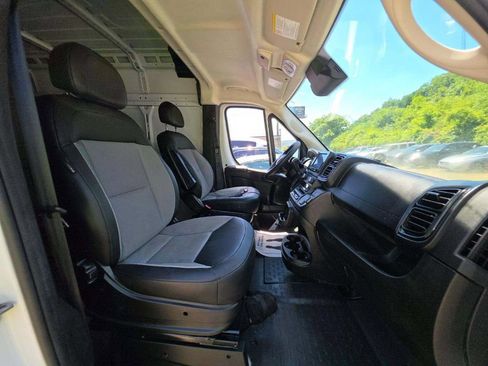Used 2025 RAM ProMaster 2500 w/ Convenience Group FWD image 13