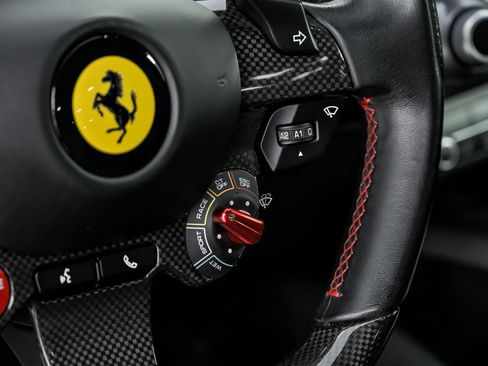 Used 2018 Ferrari 812 Superfast RWD image 26