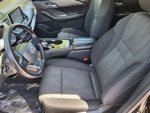 Certified 2025 Nissan Rogue SV FWD image 19