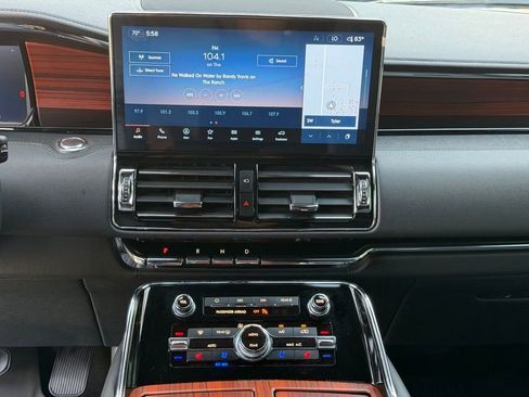 Used 2024 Lincoln Navigator Reserve AWD/4WD image 29