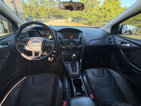 Used 2015 Ford Focus Titanium FWD image 10