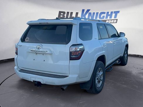 Used 2018 Toyota 4Runner SR5 Premium image 5