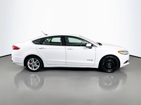 Used 2018 Ford Fusion S FWD image 4